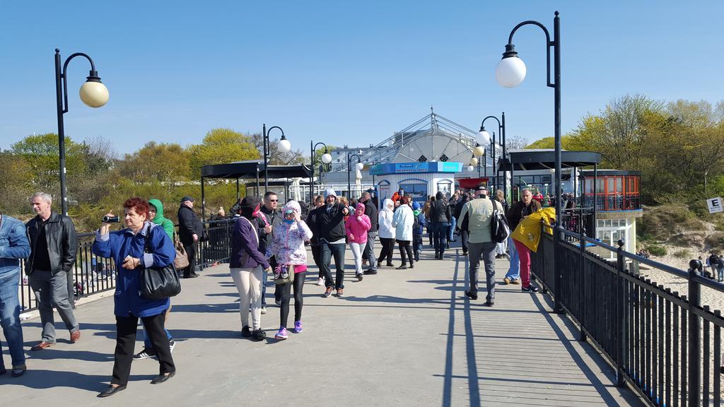 Osrodek Wczasowy Zloty Dab - Domki Hotel Miedzyzdroje Exterior foto